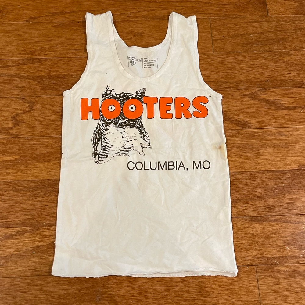 HOOTERS worn UNIFORM
